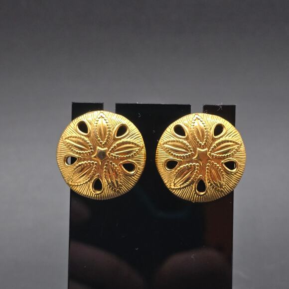 Gold Tonen Sand Dollar Earrings Vintage Beachy Costume Jewelry - Picture 3 of 4